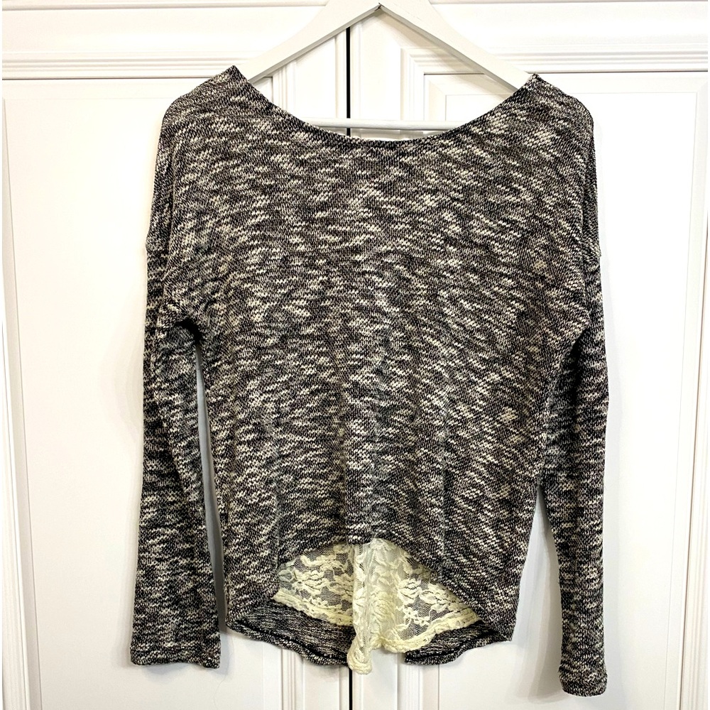 G 21 Women's Medium Scoop Neck Sweater Black Cream Specks Cream Lace Panel Top